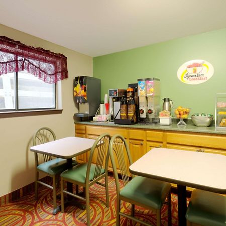 Super 8 By Wyndham Green River Exterior foto